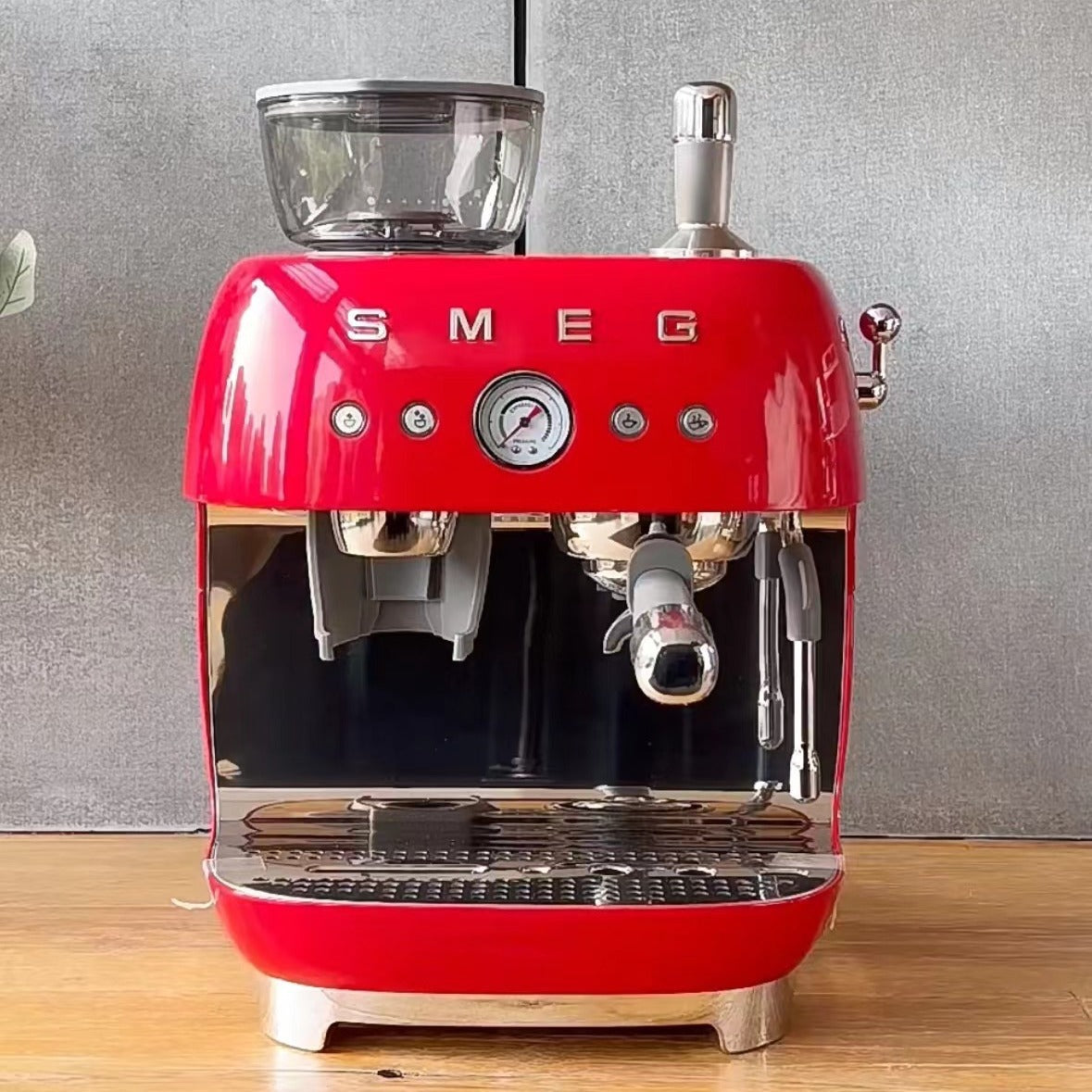 Smeg EGF03 50's Style Espresso Coffee Machine with Integrated Grinder & Milk Frother