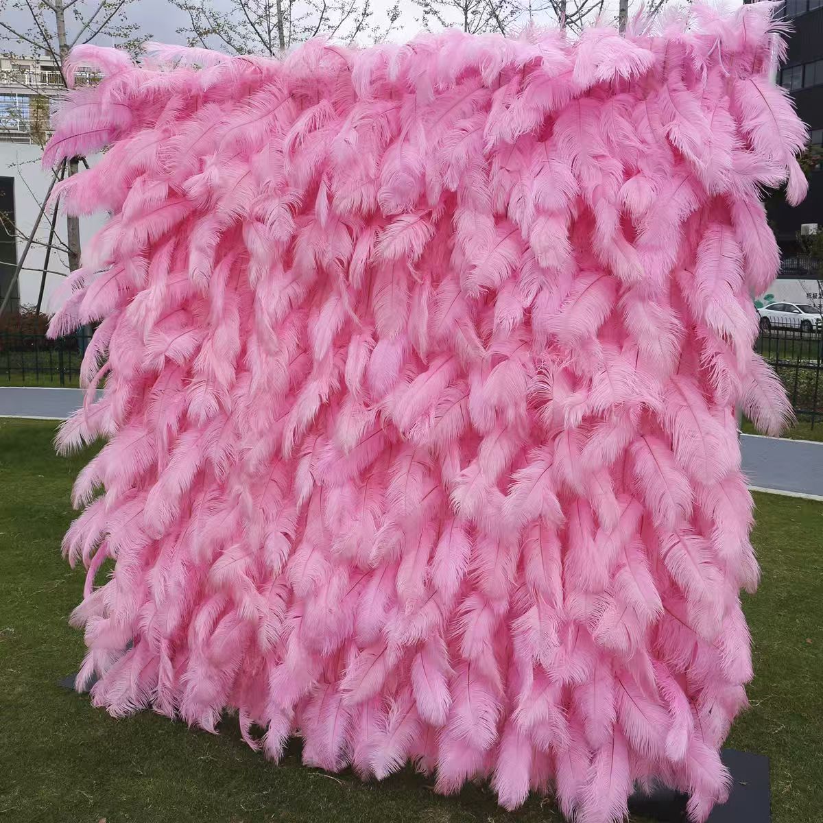 Ostrich Feather Wall Backdrop with Fabric Base, Artificial Flower Wall Panel for Indoor Photo Studio &amp; Wedding Decoration
