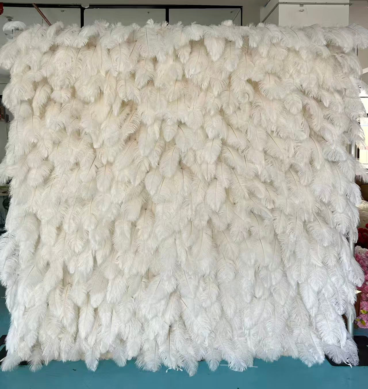Ostrich Feather Wall Backdrop with Fabric Base, Artificial Flower Wall Panel for Indoor Photo Studio &amp; Wedding Decoration